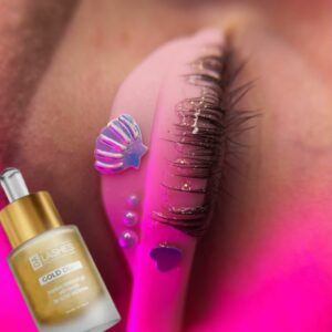 Krok 3 w laminacji brwi i rzęs