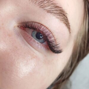 Najczęstsze błędy w stylizacji rzęs